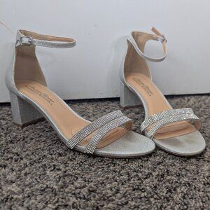 American Glamour Badgley Mischka Silver Sparkle Heels Size 7